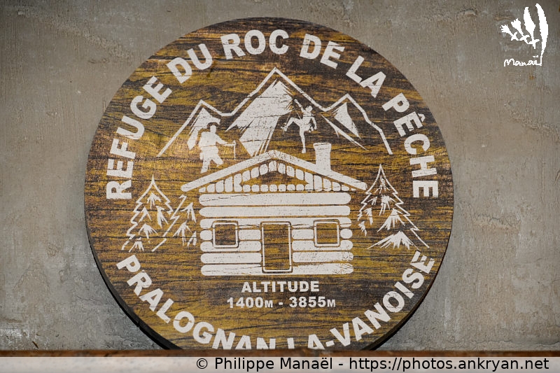 Refuge du Roc de la Pêche, blason (Savoie : Pointe de l'Observatoire / Balade / France / Savoie - FR-73) © Philippe Manaël