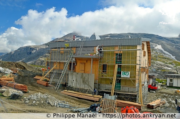 Refuge du Col de la Vanoise en rénovation (Savoie : Col de la Vanoise / Balade / France / Savoie - FR-73) © Philippe Manaël