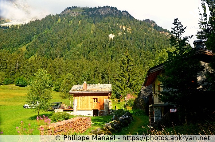 Village de Cholière (Savoie : Pralognan, Les Prioux / Balade / France / Savoie - FR-73) © Philippe Manaël