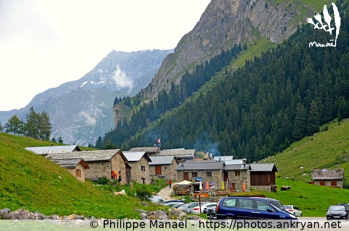 Hameau des Prioux (Savoie : Pralognan, Les Prioux / Balade / France / Savoie - FR-73) © Philippe Manaël