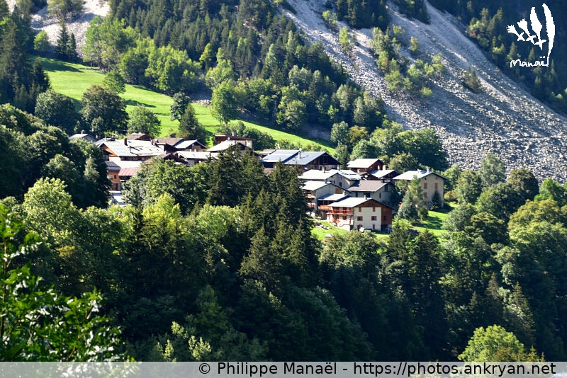 Paisible hameau (Savoie : Pralognan, La Croix / Balade / France / Savoie - FR-73) © Philippe Manaël