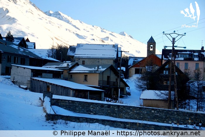 Hameau Fontgillarde (Queyras, nouvel an à Molines / Trekking / France / Hautes-Alpes - FR-05) © Philippe Manaël