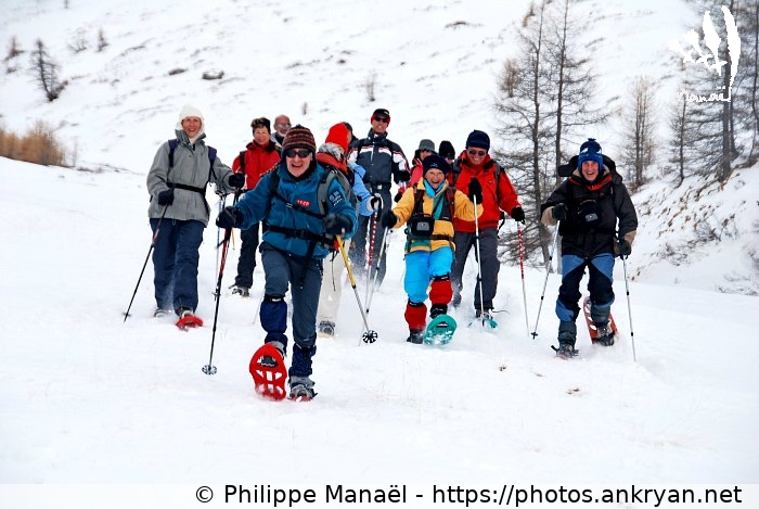 Course en raquettes (Queyras, nouvel an à Molines / Trekking / France / Hautes-Alpes - FR-05) © Philippe Manaël
