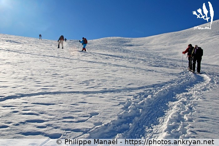 Montée vers le col de Neal (Queyras, nouvel an à Molines / Trekking / France / Hautes-Alpes - FR-05) © Philippe Manaël