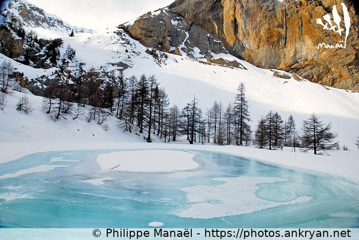 Lac gelé du Pra Premier (Queyras, nouvel an à Molines / Trekking / France / Hautes-Alpes - FR-05) © Philippe Manaël
