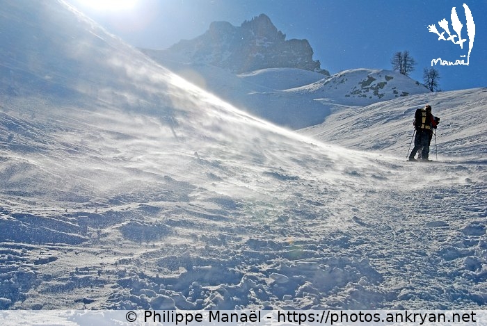 Grains de neige sous le vent (Queyras, nouvel an à Molines / Trekking / France / Hautes-Alpes - FR-05) © Philippe Manaël
