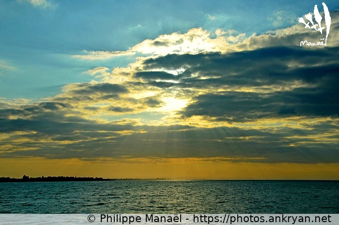 Soleil couchant, île de Ré (Remise des prix PULPE 2013 / Sortie en mer / France) © Philippe Manaël