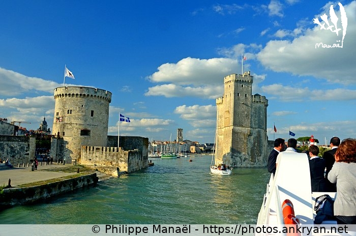 Deux tours rochelaises (Remise des prix PULPE 2013 / Sortie en mer / France / Poitou-Charentes - FR-17) © Philippe Manaël
