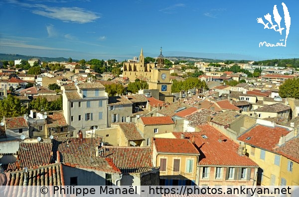 Panorama : au-dessus des toits 5 (Salon-de-Provence / Ville / France / Bouches-du-Rhône - FR-13) © Philippe Manaël
