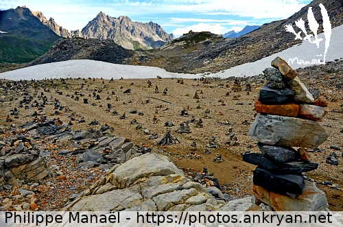 Plaine de cairns (Tour des Glaciers de la Vanoise / Trekking / France) © Philippe Manaël