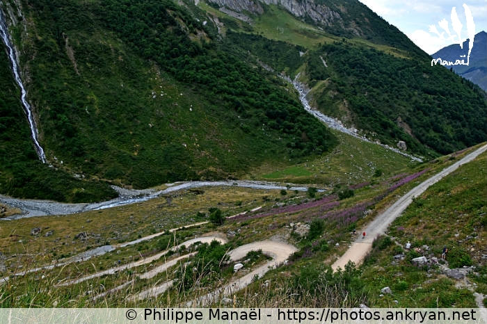 Piste en lacets, sentier de Glaciologie (Traversée de la Vanoise / Trekking / France / Savoie - FR-73) © Philippe Manaël