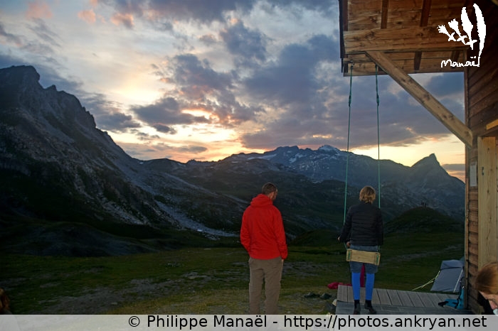 Refuge du Col du Palet, balançoire (Traversée de la Vanoise / Trekking / France / Savoie - FR-73) © Philippe Manaël