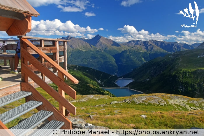 Refuge de la Dent Parrachée, balcon (Traversée de la Vanoise / Trekking / France / Savoie - FR-73) © Philippe Manaël
