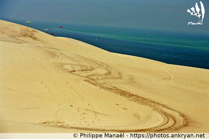 Trace sur la Dune du Pilat (Traversée des Landes / Trekking / France / Gironde - FR-33) © Philippe Manaël
