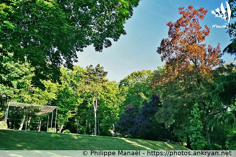 Jardin public de Casteljaloux (Traversée des Landes / Trekking / France / Lot-et-Garonne - FR-47) © Philippe Manaël