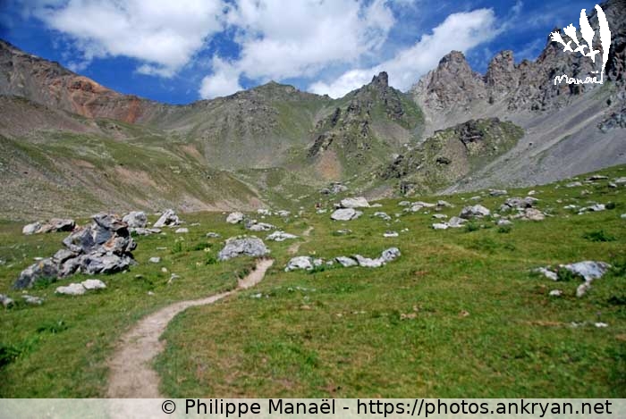 En direction de Roche Noire (Vallée de la Clarée et Mont Thabor / Trekking / France) © Philippe Manaël