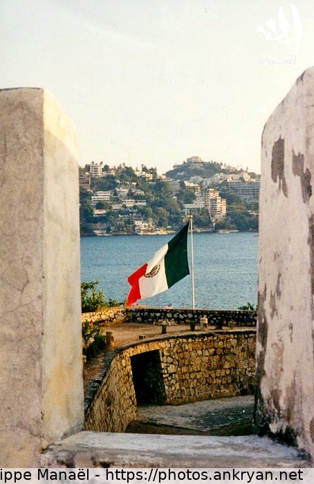 Fort de San Diego, créneau (Nouvel an, baie d'Acapulco / Mexique / Guerrero - MX) © Philippe Manaël