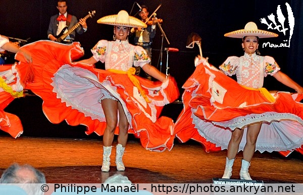 photo n°21 (Mexique : Ballet Folklórico de la Universidad de Guanajuato / Mondial'Folk de Plozévet 2014 / Festival / France / Bretagne - FR-29) © Philippe Manaël