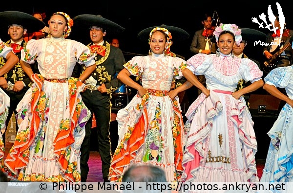 photo n°28 (Mexique : Ballet Folklórico de la Universidad de Guanajuato / Mondial'Folk de Plozévet 2014 / Festival / France / Bretagne - FR-29) © Philippe Manaël